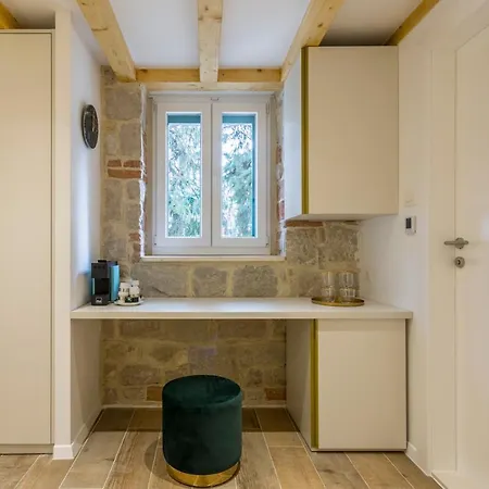 krevet i doručak Miara Luxury 4*