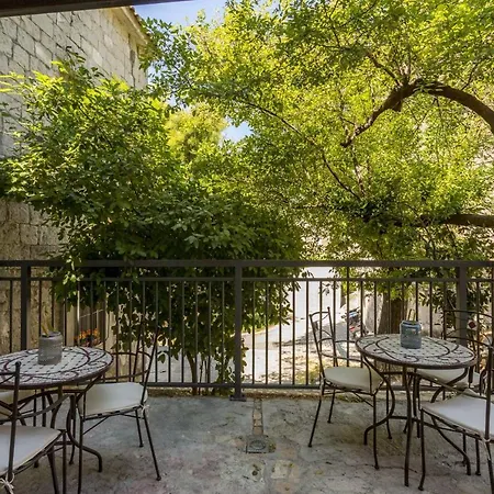 Miara Luxury Bed & Breakfast 4*