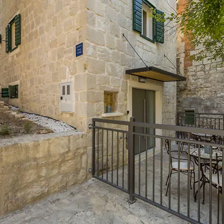 ベッド・アンド・ブレックファスト Miara Luxury スプリト