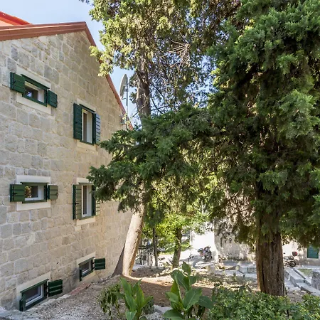 Miara Luxury 4* Σπλιτ