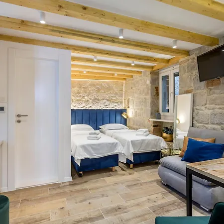 Miara Luxury Bed and Breakfast 4*