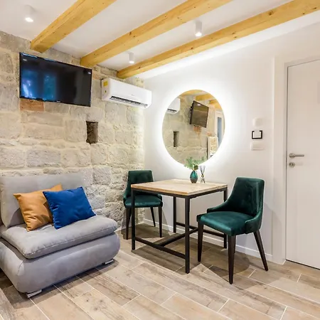 Miara Luxury ベッド・アンド・ブレックファスト スプリト