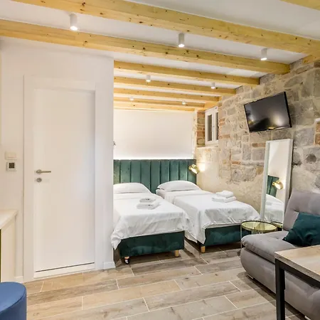 Miara Luxury Bed and Breakfast Σπλιτ