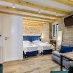 Miara Luxury Bed and breakfast 4*